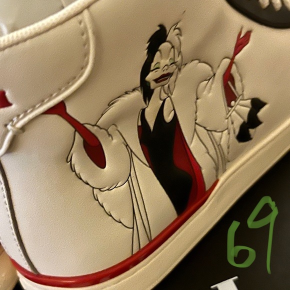 NIB - COACH x Disney Clip High Top Sneaker With Cruella Motif CD248 - Size 9.5. - Picture 4 of 9